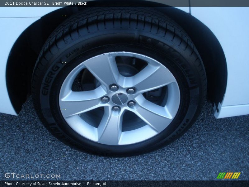 Bright White / Black 2011 Dodge Charger SE