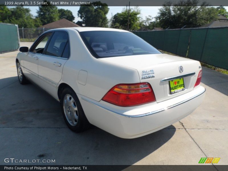 Pearl White / Parchment 1999 Acura RL 3.5 Sedan