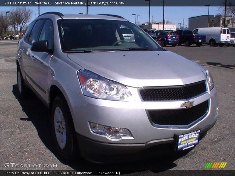 Silver Ice Metallic / Dark Gray/Light Gray 2010 Chevrolet Traverse LS