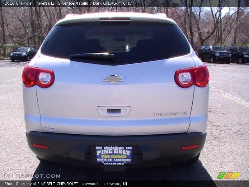 Silver Ice Metallic / Dark Gray/Light Gray 2010 Chevrolet Traverse LS