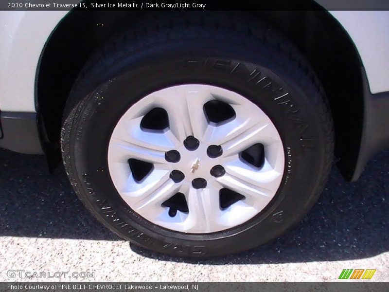 Silver Ice Metallic / Dark Gray/Light Gray 2010 Chevrolet Traverse LS