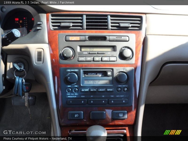 Pearl White / Parchment 1999 Acura RL 3.5 Sedan