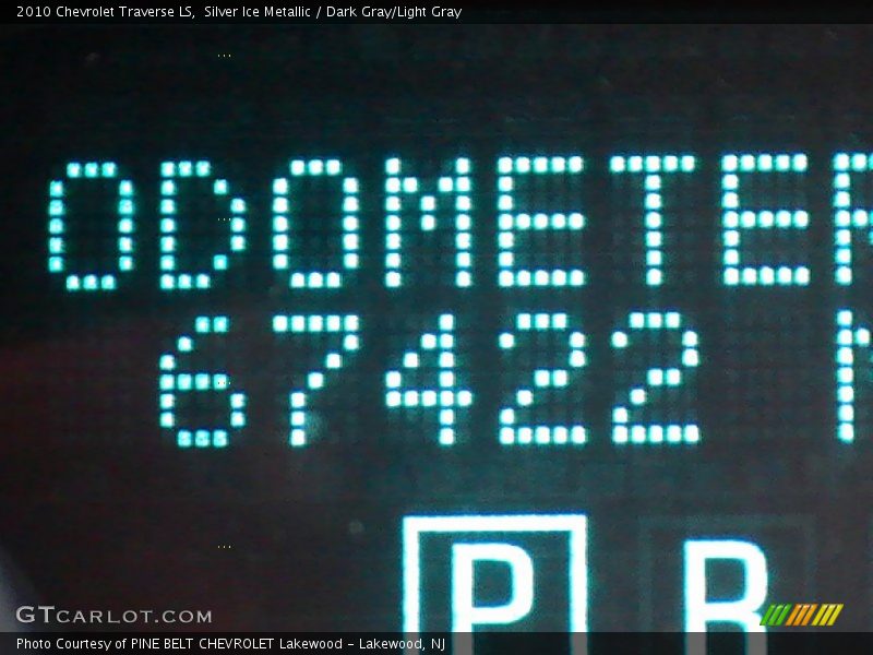 Silver Ice Metallic / Dark Gray/Light Gray 2010 Chevrolet Traverse LS