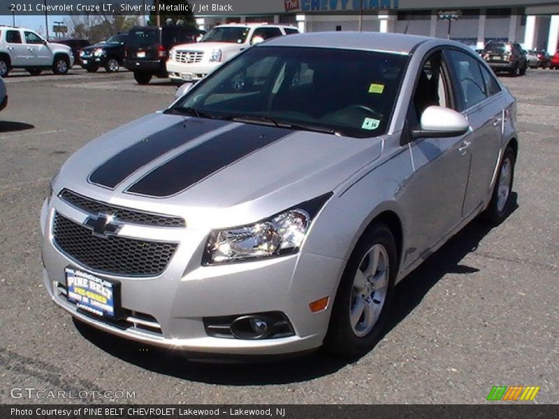Silver Ice Metallic / Jet Black 2011 Chevrolet Cruze LT