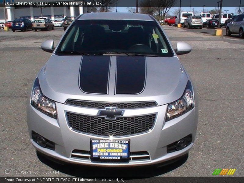 Silver Ice Metallic / Jet Black 2011 Chevrolet Cruze LT