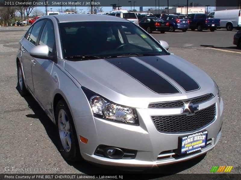 Silver Ice Metallic / Jet Black 2011 Chevrolet Cruze LT