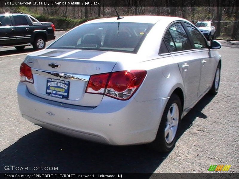 Silver Ice Metallic / Jet Black 2011 Chevrolet Cruze LT