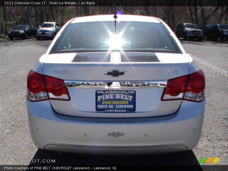 Silver Ice Metallic / Jet Black 2011 Chevrolet Cruze LT