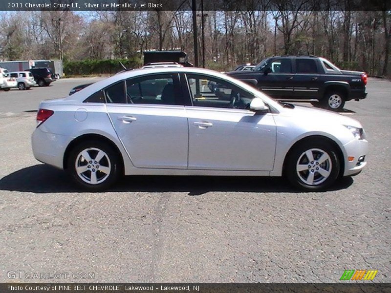 Silver Ice Metallic / Jet Black 2011 Chevrolet Cruze LT