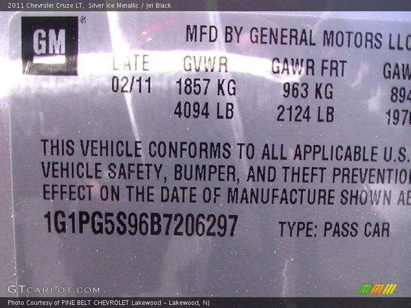 Silver Ice Metallic / Jet Black 2011 Chevrolet Cruze LT