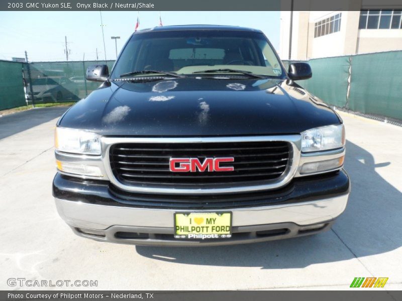 Onyx Black / Neutral/Shale 2003 GMC Yukon SLE