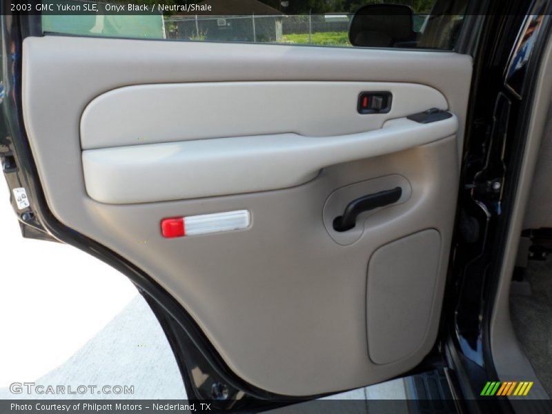Onyx Black / Neutral/Shale 2003 GMC Yukon SLE