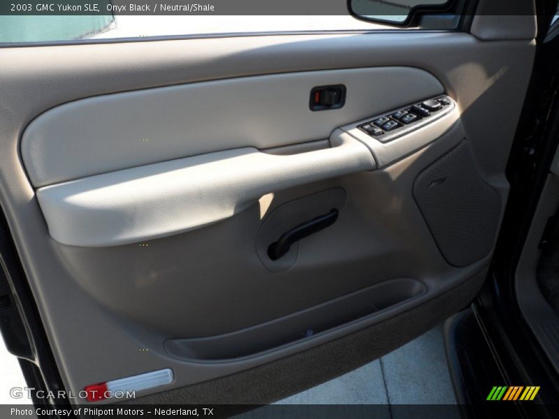 Onyx Black / Neutral/Shale 2003 GMC Yukon SLE