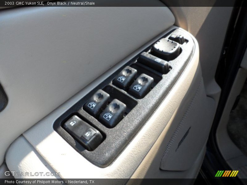 Onyx Black / Neutral/Shale 2003 GMC Yukon SLE