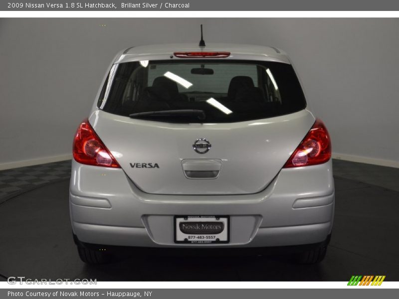 Brillant Silver / Charcoal 2009 Nissan Versa 1.8 SL Hatchback