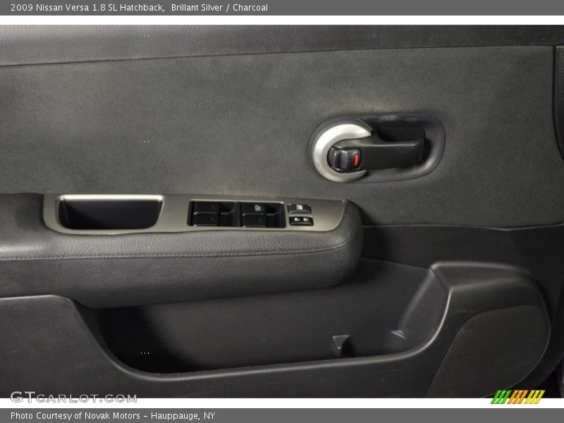 Brillant Silver / Charcoal 2009 Nissan Versa 1.8 SL Hatchback