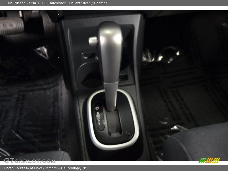 Brillant Silver / Charcoal 2009 Nissan Versa 1.8 SL Hatchback