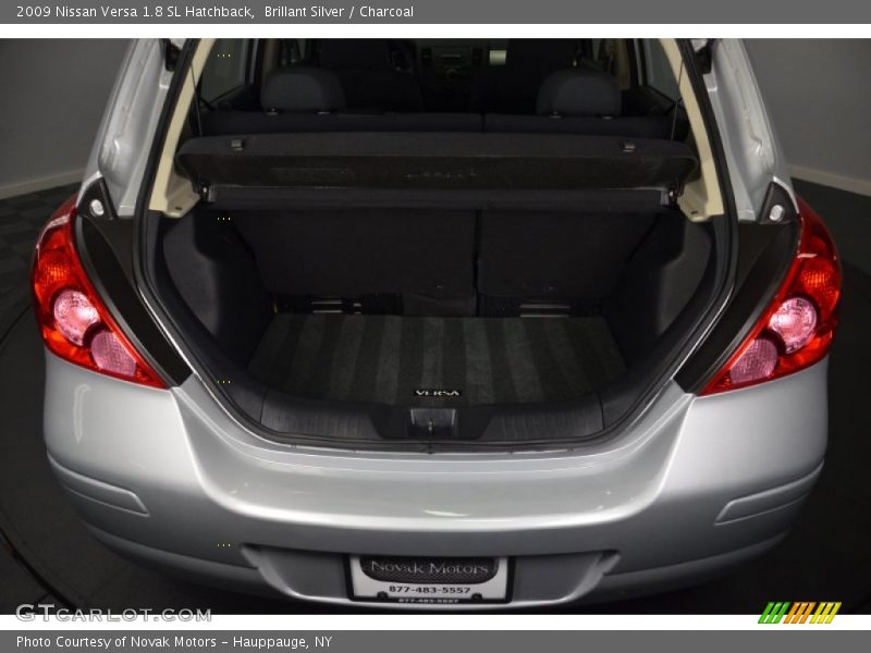 Brillant Silver / Charcoal 2009 Nissan Versa 1.8 SL Hatchback