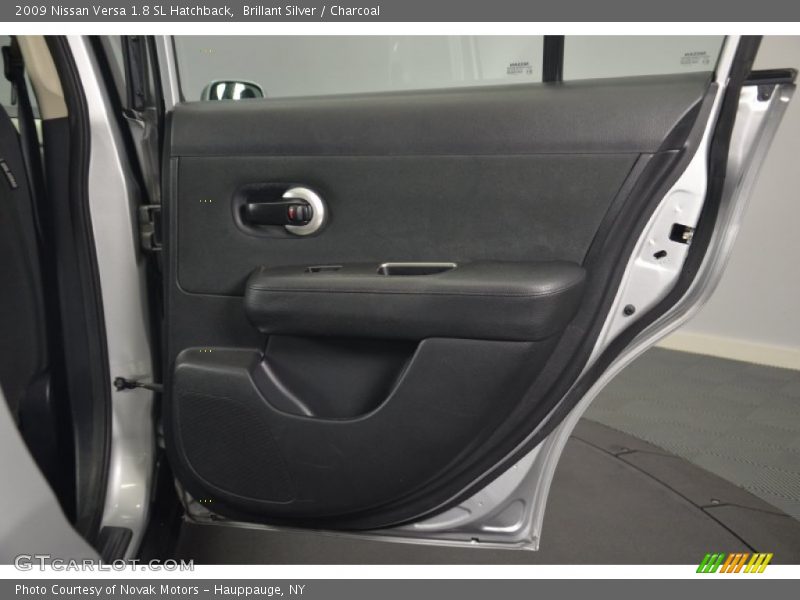 Brillant Silver / Charcoal 2009 Nissan Versa 1.8 SL Hatchback