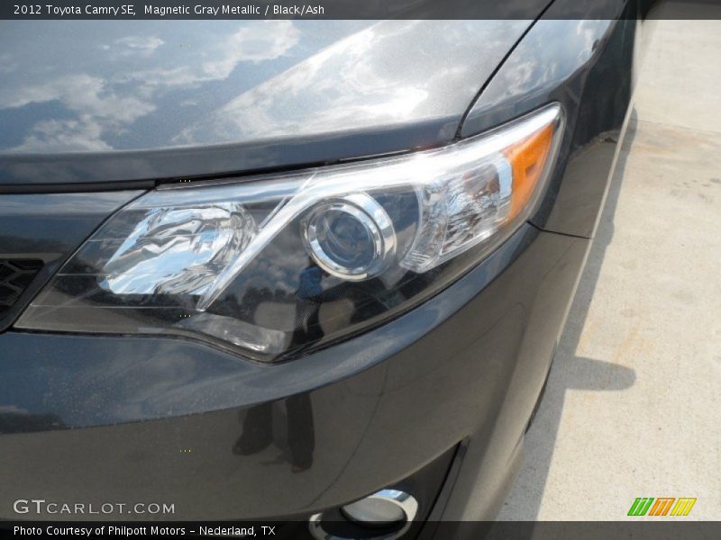 Magnetic Gray Metallic / Black/Ash 2012 Toyota Camry SE