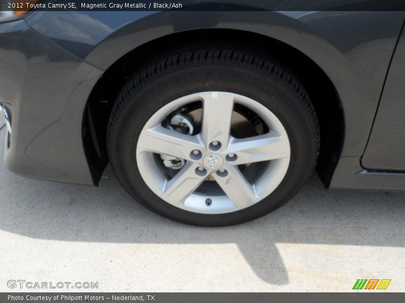 Magnetic Gray Metallic / Black/Ash 2012 Toyota Camry SE