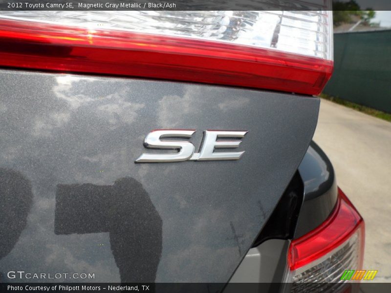 Magnetic Gray Metallic / Black/Ash 2012 Toyota Camry SE