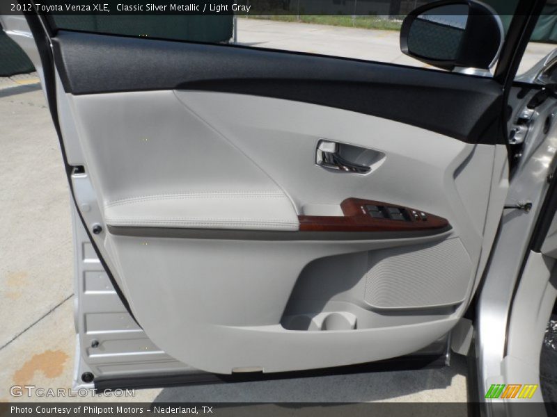 Classic Silver Metallic / Light Gray 2012 Toyota Venza XLE