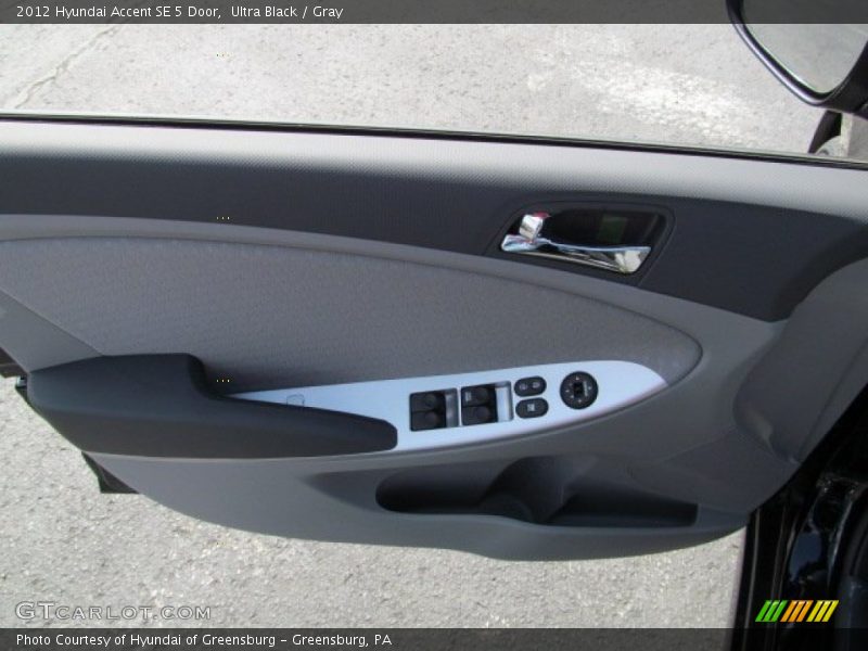 Ultra Black / Gray 2012 Hyundai Accent SE 5 Door