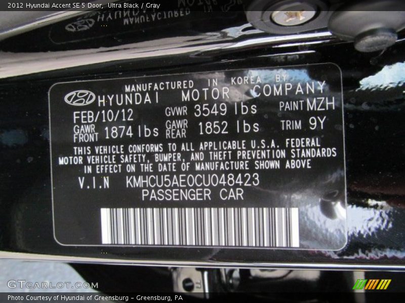 Ultra Black / Gray 2012 Hyundai Accent SE 5 Door