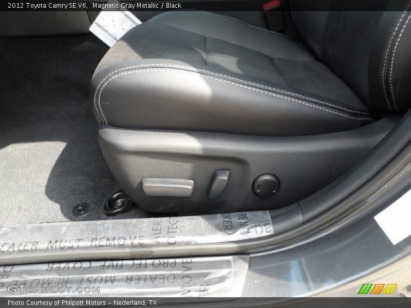Magnetic Gray Metallic / Black 2012 Toyota Camry SE V6