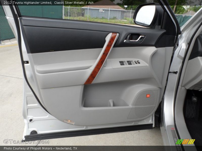 Classic Silver Metallic / Ash 2012 Toyota Highlander Limited