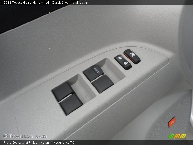 Classic Silver Metallic / Ash 2012 Toyota Highlander Limited