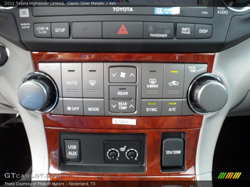 Classic Silver Metallic / Ash 2012 Toyota Highlander Limited
