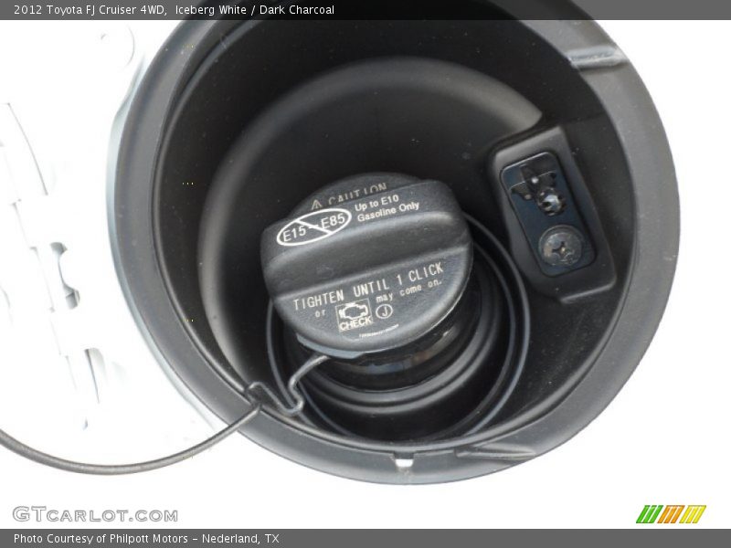 Iceberg White / Dark Charcoal 2012 Toyota FJ Cruiser 4WD