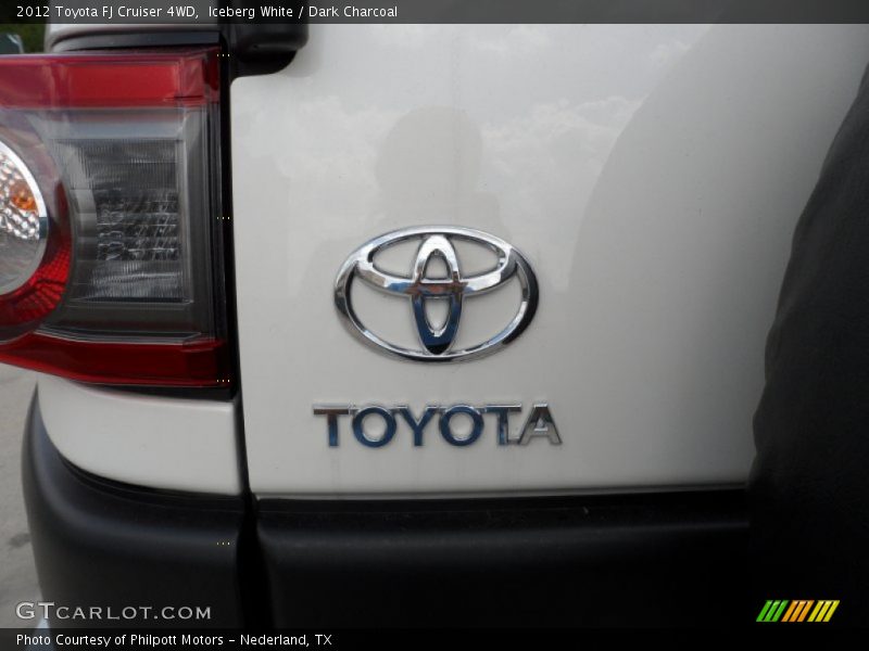 Iceberg White / Dark Charcoal 2012 Toyota FJ Cruiser 4WD