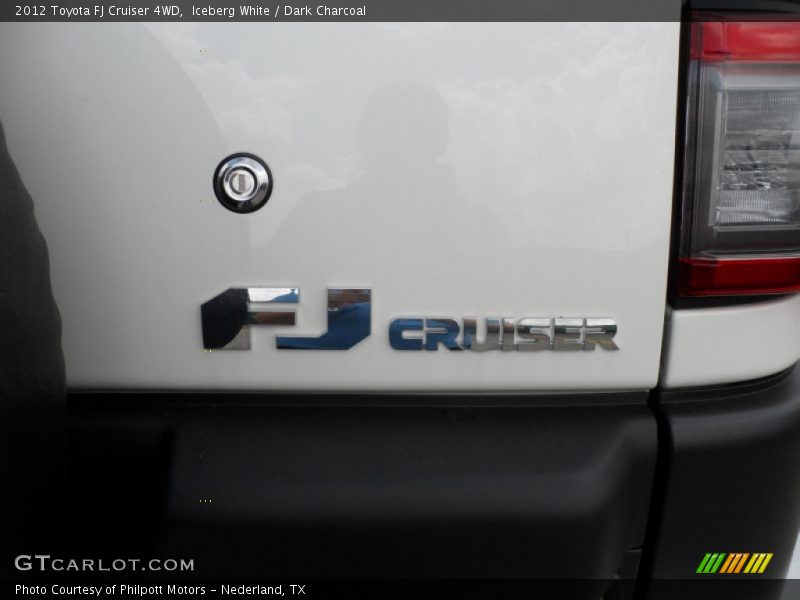 Iceberg White / Dark Charcoal 2012 Toyota FJ Cruiser 4WD