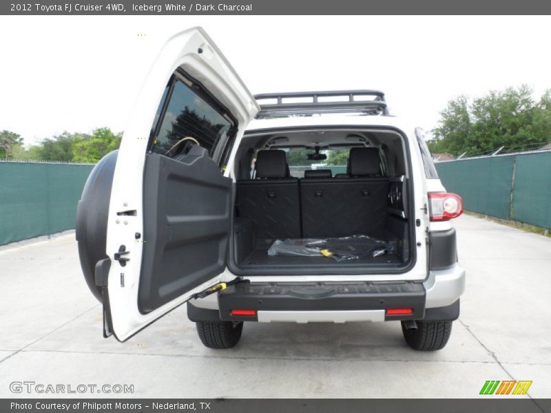 Iceberg White / Dark Charcoal 2012 Toyota FJ Cruiser 4WD