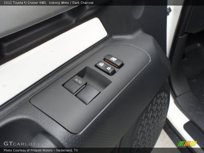 Iceberg White / Dark Charcoal 2012 Toyota FJ Cruiser 4WD