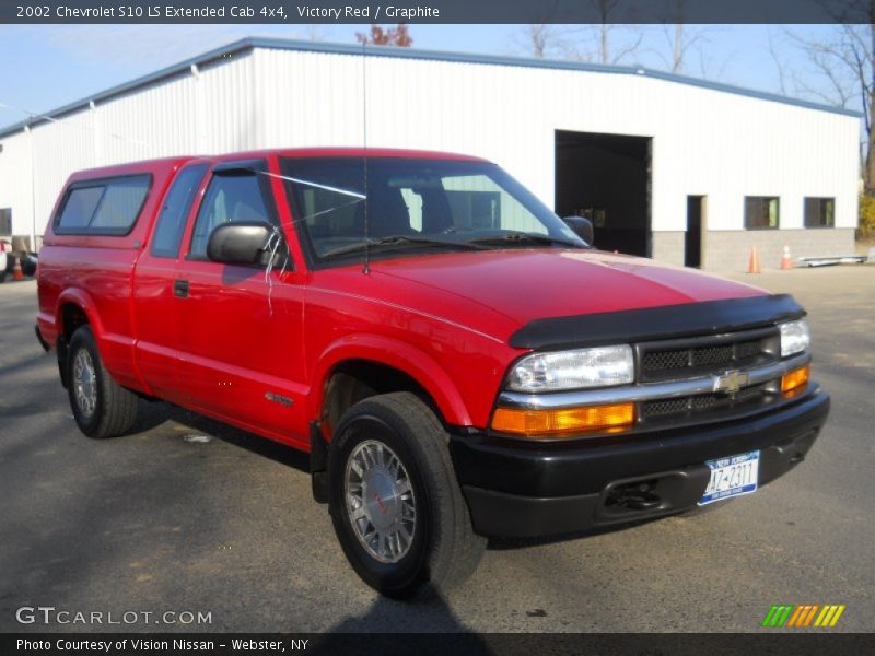 Victory Red / Graphite 2002 Chevrolet S10 LS Extended Cab 4x4