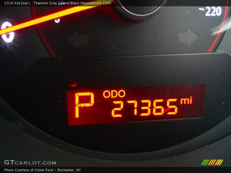 Titanium Gray / Sand/Black Houndstooth Cloth 2010 Kia Soul !