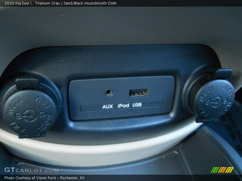 Titanium Gray / Sand/Black Houndstooth Cloth 2010 Kia Soul !