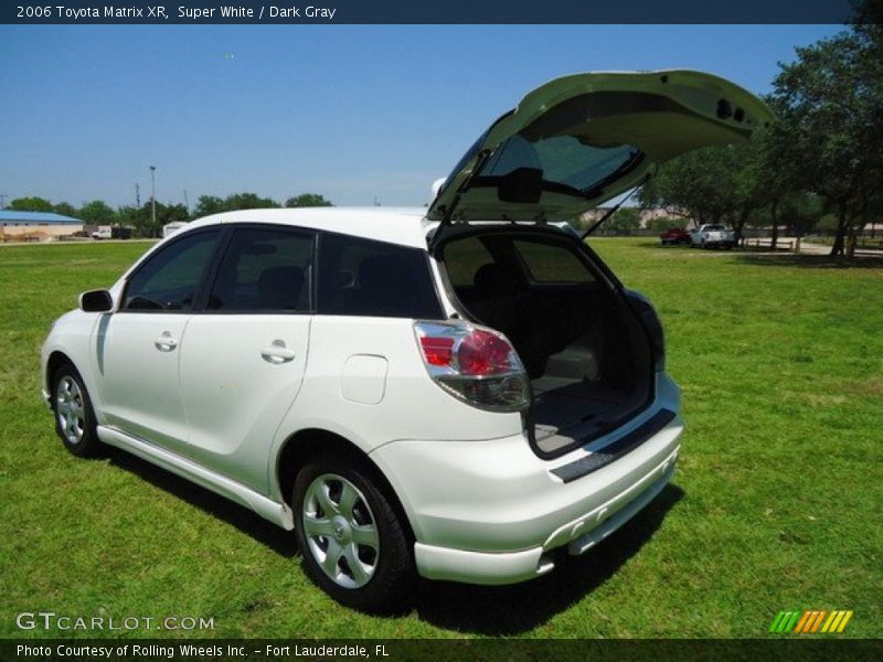 Super White / Dark Gray 2006 Toyota Matrix XR