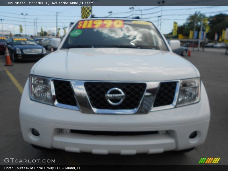 Avalanche White / Desert 2005 Nissan Pathfinder LE