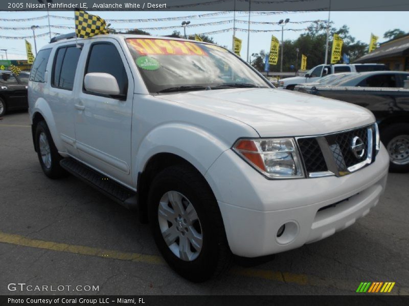 Avalanche White / Desert 2005 Nissan Pathfinder LE
