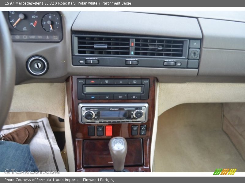 Polar White / Parchment Beige 1997 Mercedes-Benz SL 320 Roadster