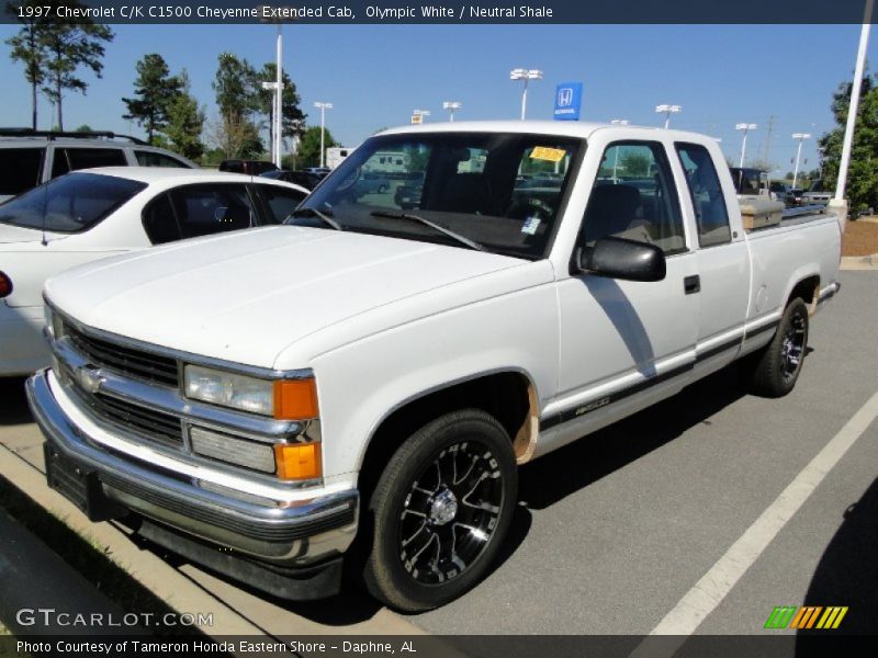 Olympic White / Neutral Shale 1997 Chevrolet C/K C1500 Cheyenne Extended Cab