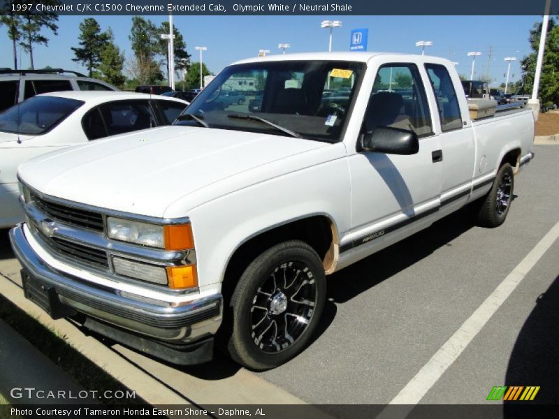 Olympic White / Neutral Shale 1997 Chevrolet C/K C1500 Cheyenne Extended Cab
