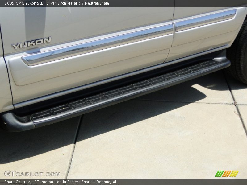 Silver Birch Metallic / Neutral/Shale 2005 GMC Yukon SLE