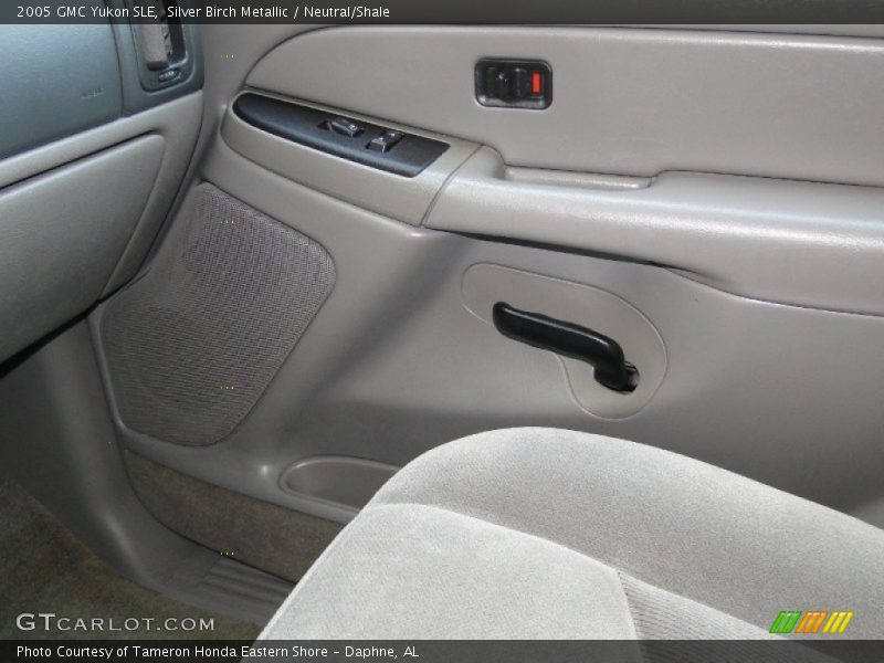 Silver Birch Metallic / Neutral/Shale 2005 GMC Yukon SLE