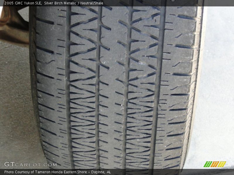 Silver Birch Metallic / Neutral/Shale 2005 GMC Yukon SLE